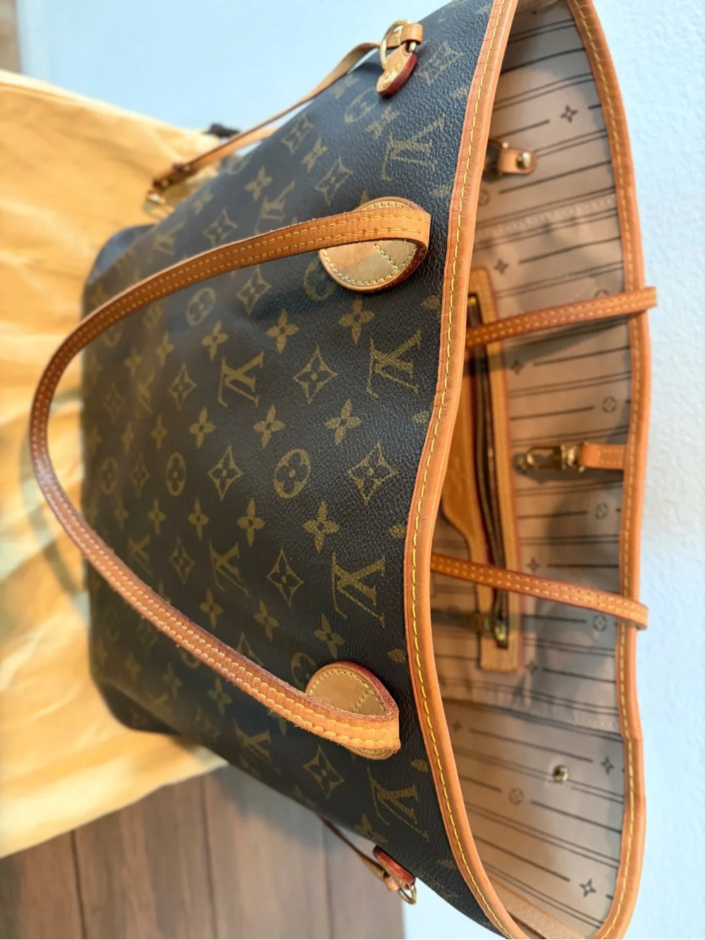 AUTHENTIC Louis Vuitton Monogram MM Neverfull